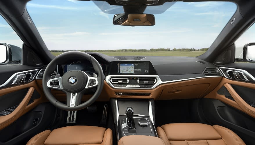 Tecnología e información sobran en el interior del BMW.