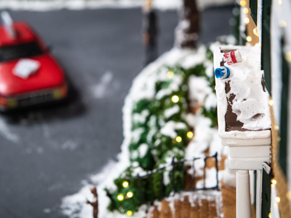 A gingerbread version of the McCallister house from "Home Alone"