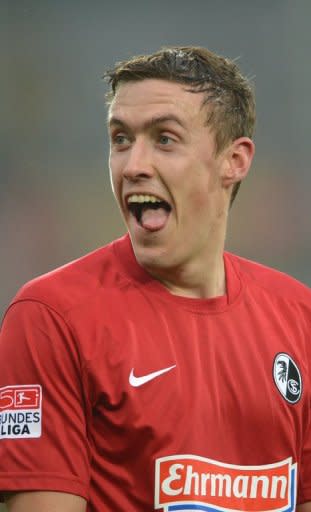 Ausgerechnet dank Max Kruse hat der SC Freiburg sein kurzes Zwischentief beendet und im Kampf um die Europa League ein Zeichen gesetzt. Die Breisgauer besiegten Borussia Mönchengladbach mit 2:0 (0:0) und überflügelten die Gäste in der Bundesliga-Tabelle