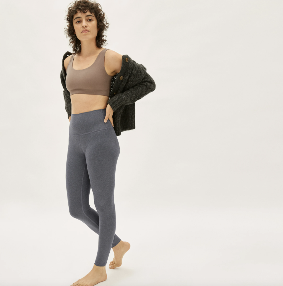 The Perform Legging in Heathered Charcoal (Photo via Everlane)