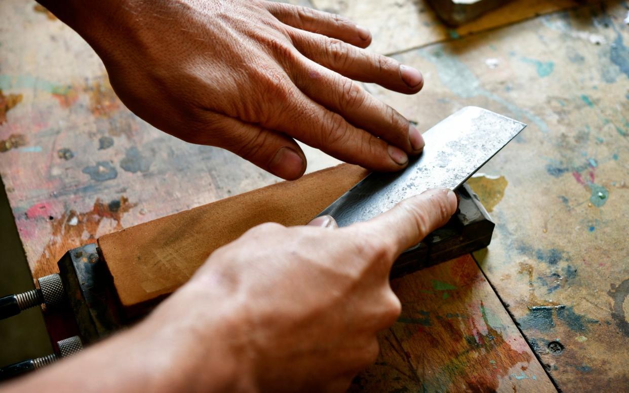 Sharpening a knife