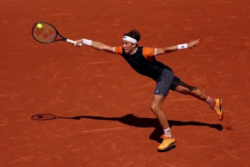 Lutte pour : le finaliste de l'Open de France de l'année dernière, Casper Ruud, est toujours en vie à Roland Garros (Getty Images)