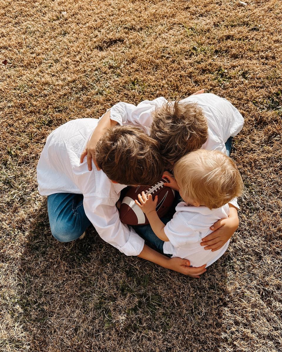 Jill Duggar Rare Snap of Kids