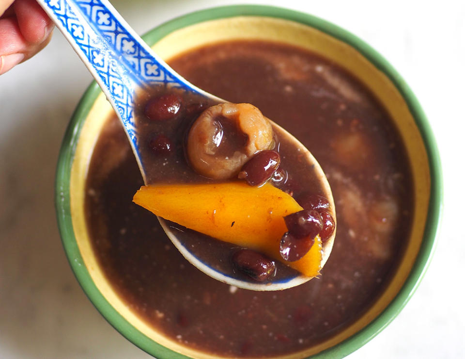 The red bean soup here contains lots of goodies such as chunks of sweet potato, soft whole red beans and dried longan.