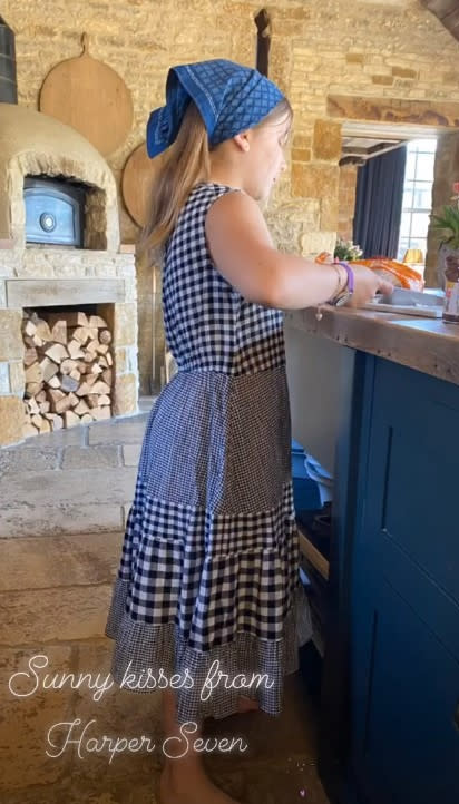 Victoria-Beckham-kitchen-pizza-oven