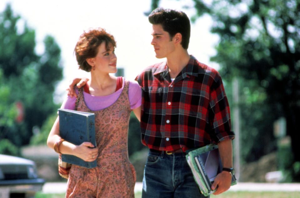 SIXTEEN CANDLES, Molly Ringwald, Michael Schoeffling, 1984. (c)Universal Pictures/ Courtesy: Everett Collection.