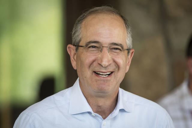 Brian Roberts' Jewish Roots and Outsized Ambition Drive Comcast's Rise in  Media – The Forward