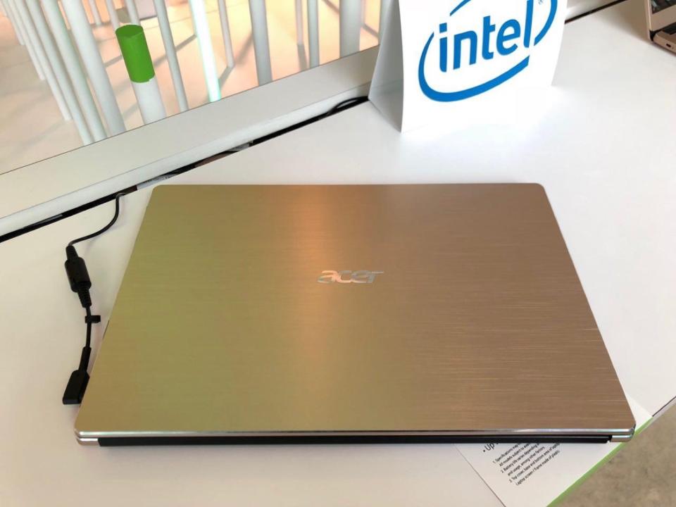 <p>El nuevo portátil con Windows 10 de Acer es el Swift 3 </p>