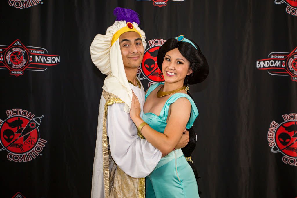 couples halloween costumes aladdin and princess jasmine from 'aladdin'