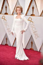 <p>Obwohl auch die Oscars 2018 im Zeichen der #MeToo-Bewegung standen, verzichteten die Stars und Sternchen aus Hollywood auf schwarze Outfits. Einen festen Dresscode gab es nicht, doch bei vielen lag Weiß im Trend, wie Jane Fonda mit ihrem Balmain-Kleid mit Schulterpolstern zeigte. (Bild-Copyright: Getty Images) </p>