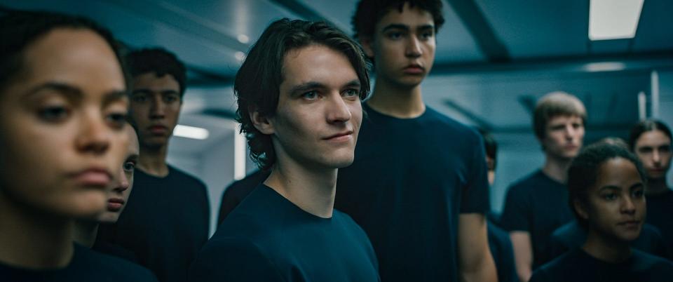 Zac (Fionn Whitehead, center) sees a chance to grab power on the ship and takes it in "Voyagers."