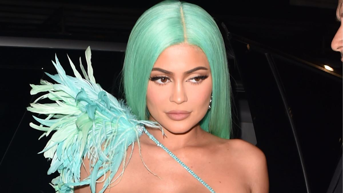 Kylie Jenner reaches settlement in lingerie lawsuit after company accused  her of ripping off lace designs – The Irish Sun