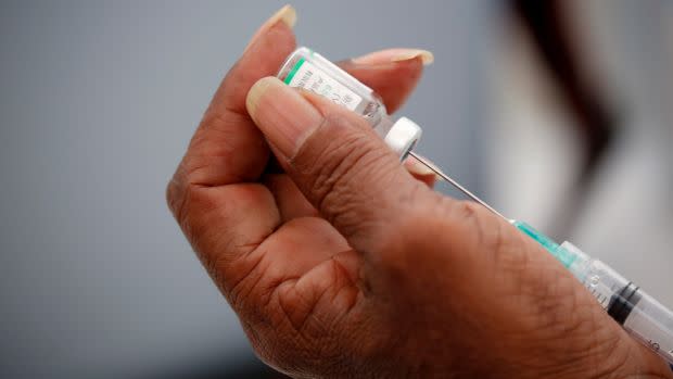 A nurse prepares a dose of China's Sinopharm coronavirus disease (COVID-19) vaccine on a special vaccination day for healthcare personnel in the municipality of Baruta in Caracas, Venezuela May 28, 2021. REUTERS/Leonardo Fernandez Viloria