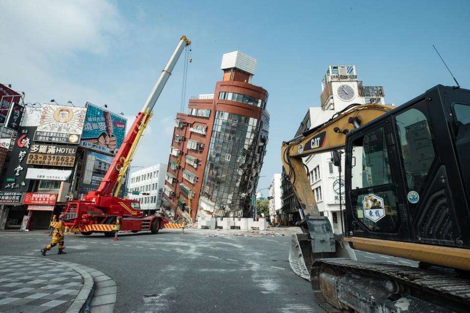 昨日上午花蓮發生規模7.2地震，持續搜救、重建中。   圖：總統府提供