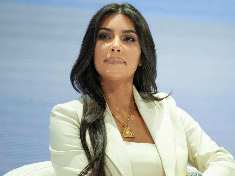 Kim Kardashian erinnert bei Instagram an ihren Vater. (Bild: Asatur Yesayants/Shutterstock.com)