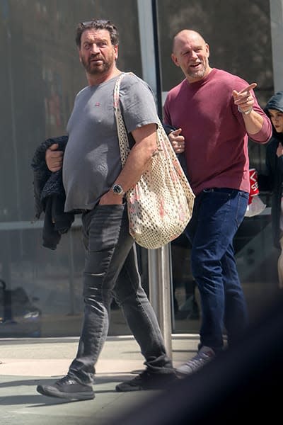 Mike Tindall and Nick Knowles walking