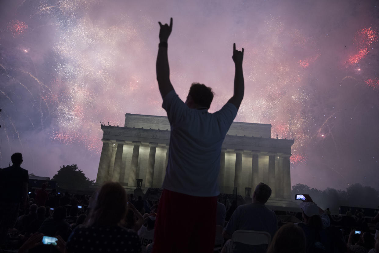 A fireworks display follows the "Salute to America" ceremony in front of the Lincoln Memorial, on July 4, 2019 in Washington, DC. The presentation featured armored vehicles on display, a flyover by Air Force One, and several flyovers by other military aircraft. (Photo: Sarah Silbiger/Getty Images)