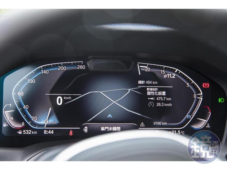 搭載最先進的BMW iDrive 7.0新世代全數位虛擬座艙，配備大型12.3吋虛擬數位儀錶。