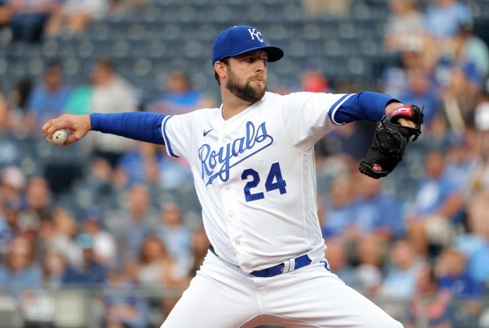 KANSAS CITY, MISSOURI – JUNE 13: Kansas City Royals pitching starting pitcher Jordan Lyles #24 in the 1st inning of the game against the Cincinnati Reds at Kauffman Stadium on June 13, 2023 in Kansas City, Missouri.  (Photo by Jamie Squire/Getty Images)