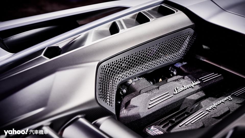 Lamborghini全新L545 6.5升V12自然進氣引擎