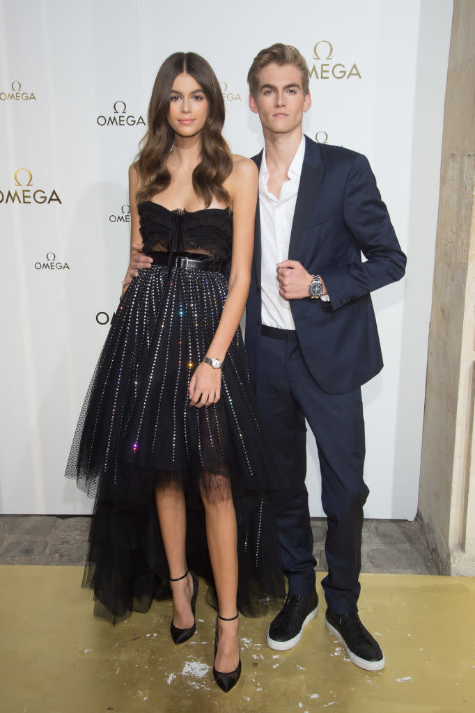 PARIS, FRANCE - SEPTEMBER 29: (L-R) Kaia Jordan Gerber and Presley Walker Gerber attend the "Her Time" Omega Photocall as part of the Paris Fashion Week Womenswear Spring/Summer 2018 at on September 29, 2017 in Paris, France. (Photo by Stephane Cardinale - Corbis/Corbis via Getty Images)