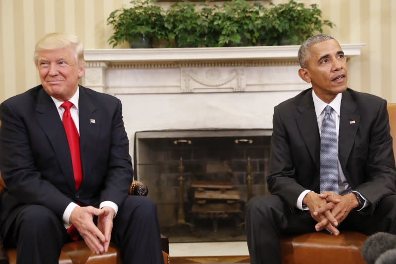 美國總統當選人川普（左）與現任總統歐巴馬（右）首度會面（美聯社）