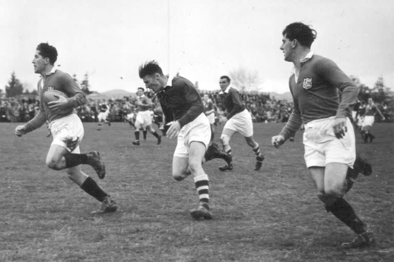 En 1950 el combinado adoptó sus colores definitivos: camiseta roja (color de Gales), pantalón blanco (Inglaterra), medias azules (Escocia) y puño de éstas verde (Irlanda).