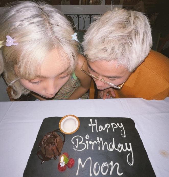 moon前日過22歲生日，獲湯令山甜蜜慶祝。