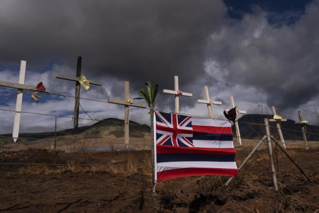 Fearing economic disaster, Maui wants tourists to return. But feelings are  complicated