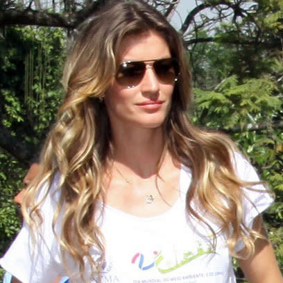 Gisele Bundchen: Tousled Hair