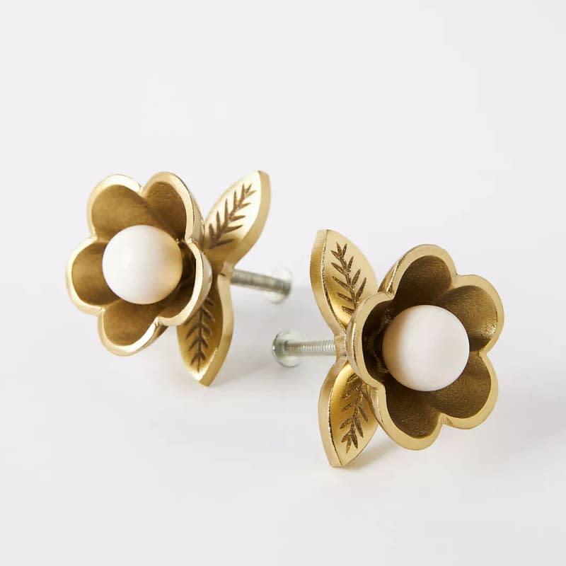 Nena Flower Knobs (Set of 2)