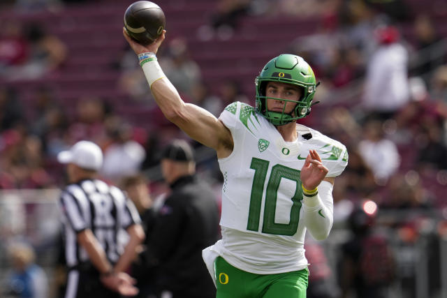 Washington's Michael Penix Jr., Oregon's Bo Nix return for one more season