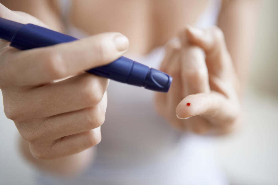 Si el médico observa valores de azúcar en la sangre fuera de lo normal, indicará exámenes específicos para hacer un diagnóstico adecuado. (Getty Creative)