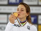 Ein schwerer Unfall zerstörte vor einem Jahr die Karriere der Radsportlerin Kristina Vogel. Die ARD zeigt nun in einer bewegenden Dokumentation, wie sich die zweifache Olympiasiegerin ins Leben zurückkämpft.