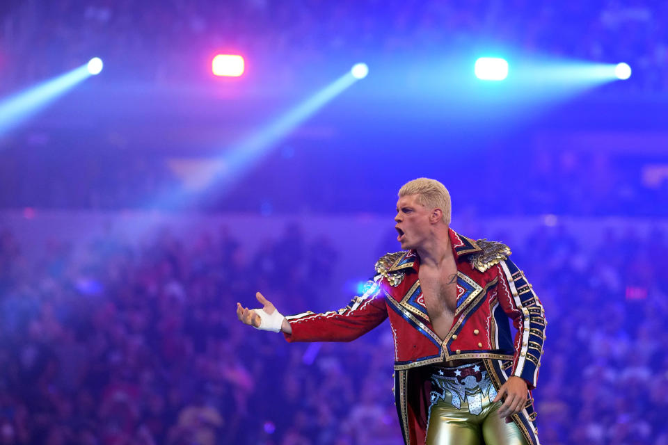 "The American Nightmare" Cody Rhodes realiza su entrada al ring en WrestleMania 38. (Joe Camporeale-USA TODAY Sports)