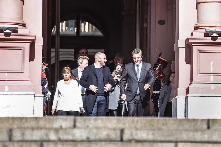 Martín Guzmán y Sergio Massa, la semana pasada, al anunciar una mejora en el impuesto a las ganancias