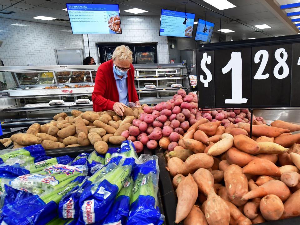 Grocery store shopper inflation