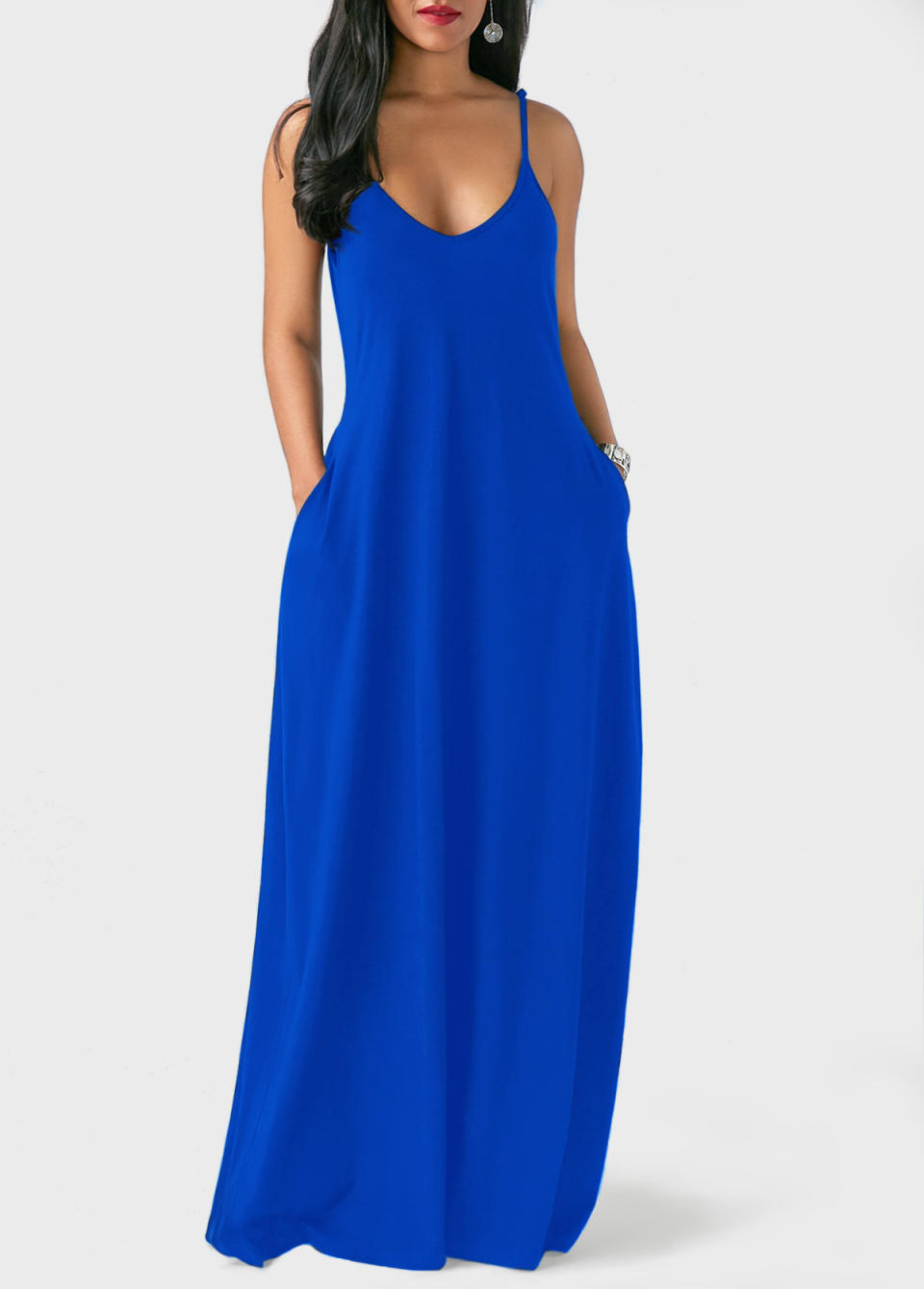 <strong><a href="https://www.rosewe.com/open-back-pocket-decorated-royal-blue-dress-g148467.html" target="_blank">Rosewe blue open back dress</a>, $26.26</strong>