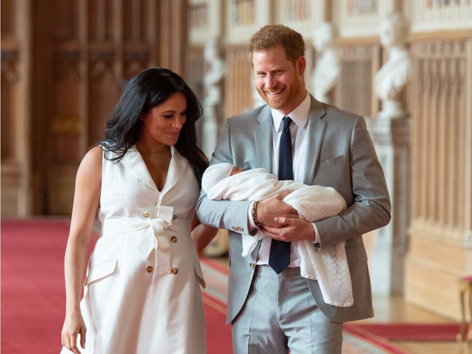 meghan harry walking with baby