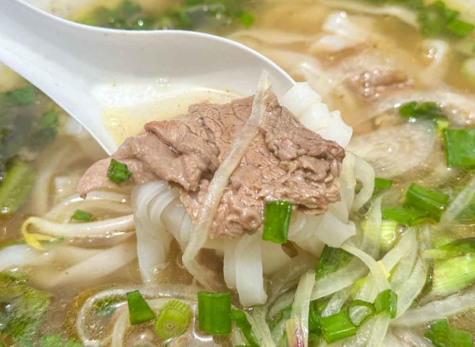 baguette huong viet - beef pho