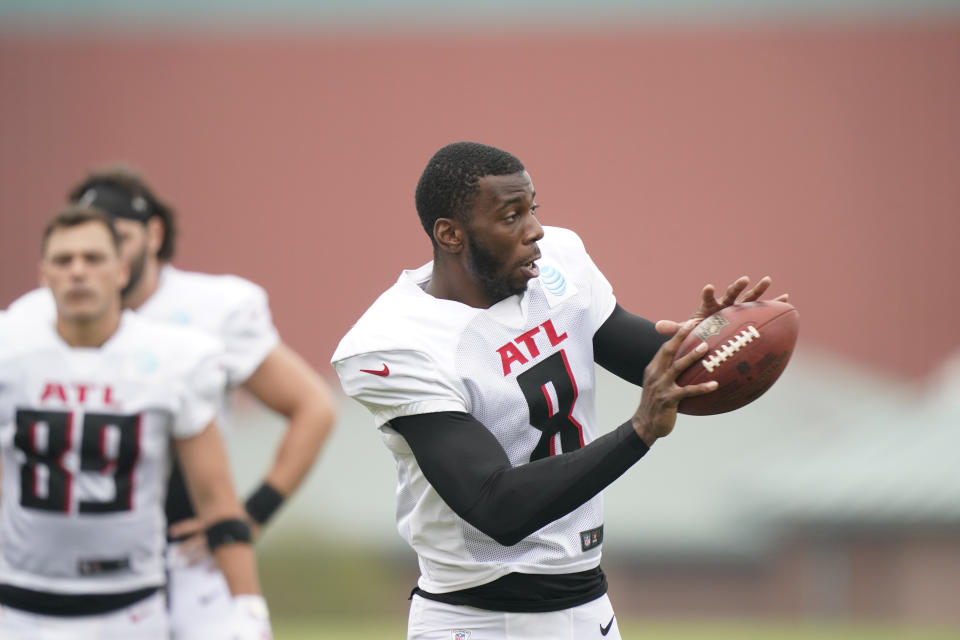 Atlanta Falcons tight end Kyle Pitts (8) 