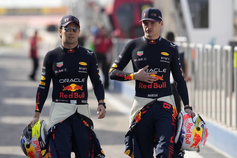 Sergio Checo Pérez y Max Verstappen, la fórmula de pilotos de Red Bull Racing; el mexicano pidió respeto de los fanáticos de su país para con su compañero de escudería, tras los abucheos en Austin