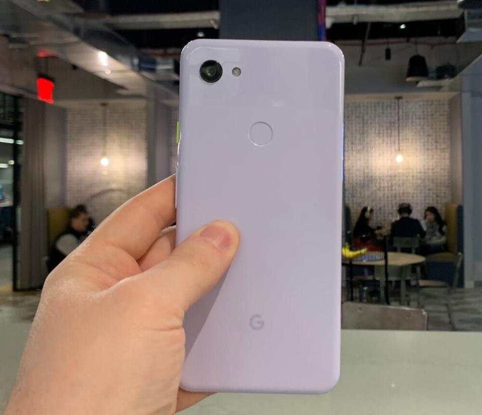 The Google Pixel 3a has a plastic body, but feels sturdy. (Image: Dan Howley)