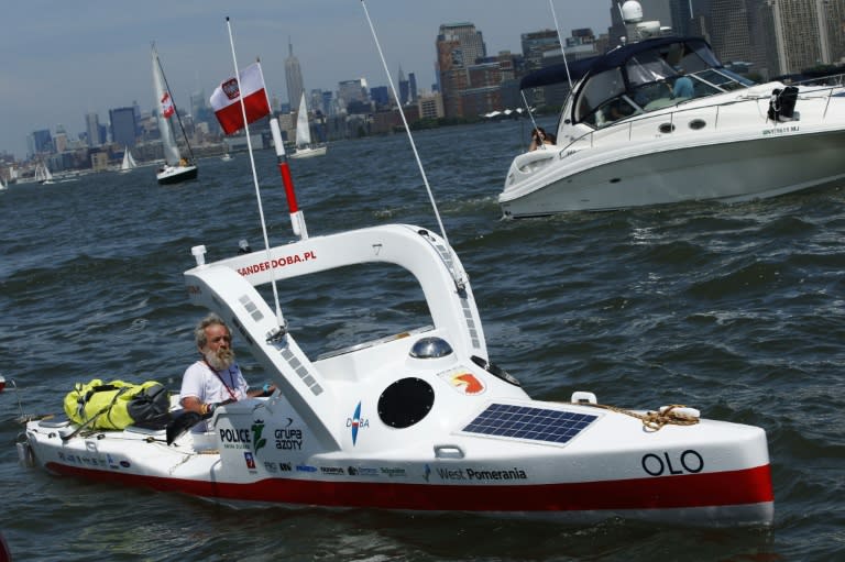 Polish kayaker Aleksander Doba begins his translatlantic kayak adventure from New York to Lisbon on May 29, 2016 in New York