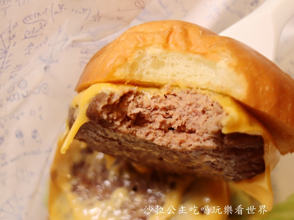 天成大飯店-Burger Lab.：台北車站美食/大份量漢堡加量不加價『Burger Lab.』漢堡研究室/台北天成大飯店