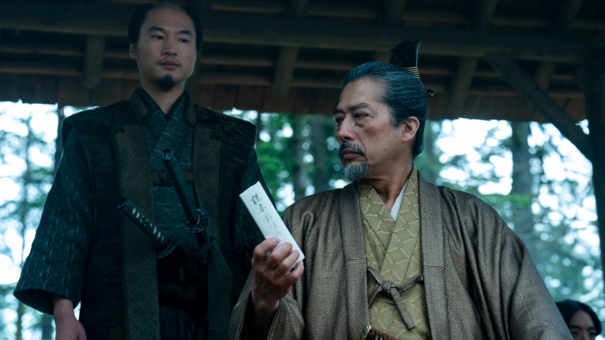  Hiroyuki Sanada accepts a message from Hiroto Kanai in Shōgun. 