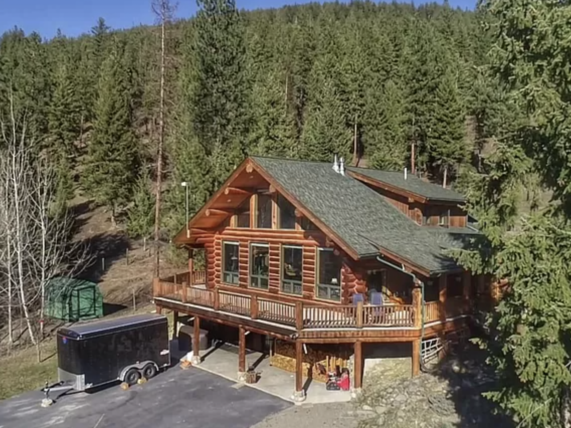 Montana: The 4-Bedroom Cabin with Mountain Views
