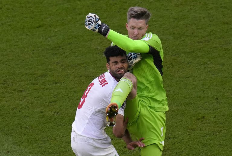 El arquero de Gales Wayne Hennessey