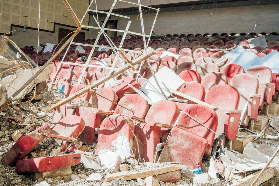 Rows of seating were destroyed in a theater in Shusha.<span class="copyright">Emanuele Satolli</span>