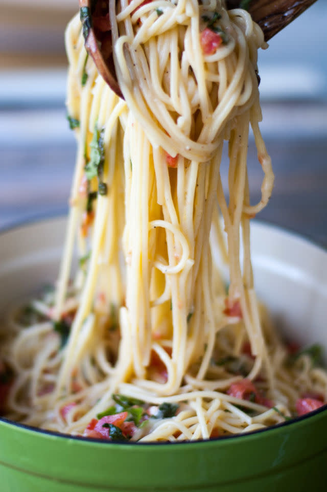 Spaghetti With Brie, Tomato, And Basil